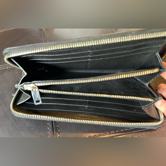 SOLD 🥲 Saint Laurent Grain de Poudre Rive Gauche Zip Around Wallet - Picture 2 of 7